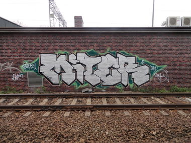 Graffiti Wall - Photo by mitesone - Miter, silver, gdynia