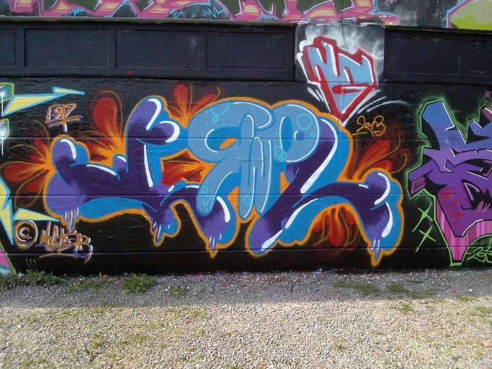 Graffiti Wall - Photo by moccer2go (2013)