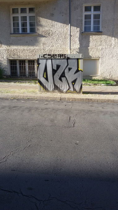 Graffiti Wall - Photo by mochichichi - uzr