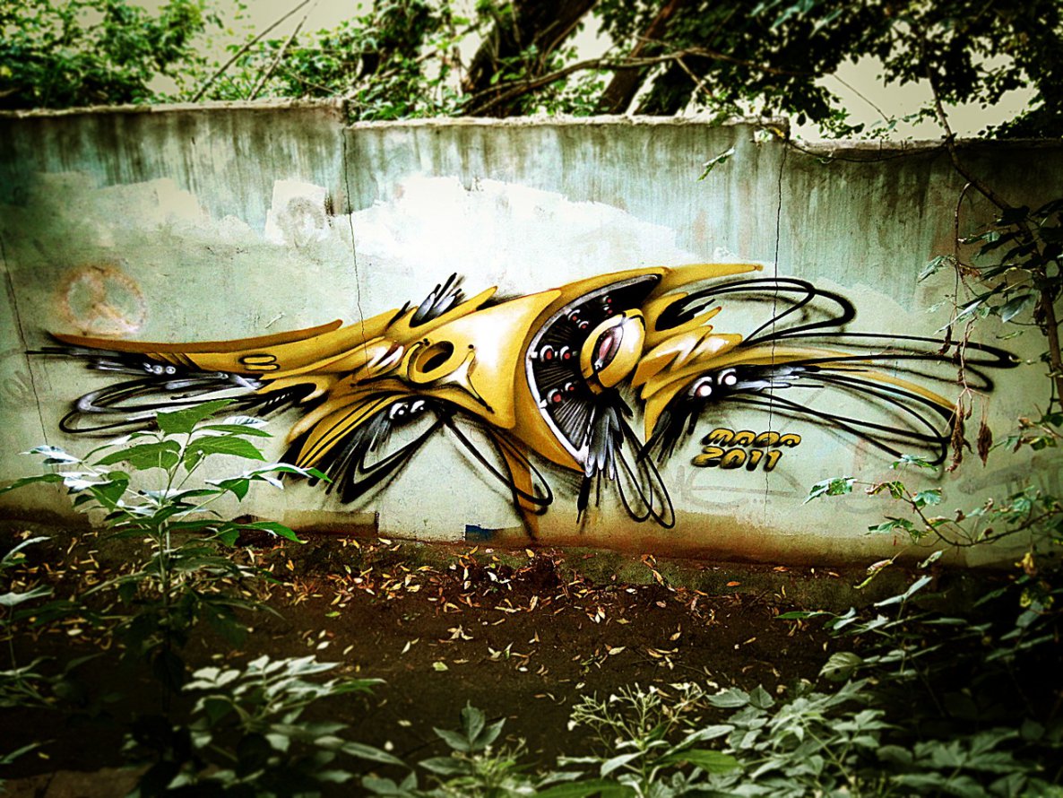 Graffiti Wall in Moscow - Photo by modestmaom - 3d, burner, gold (2011)