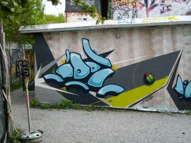 Graffiti Wall - Photo by modi