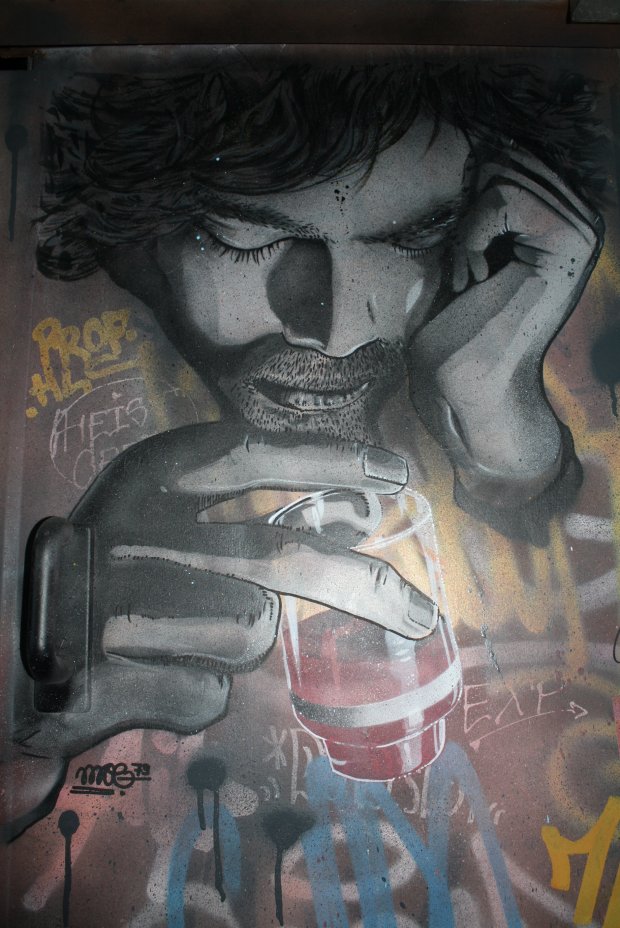 Graffiti Street Art - Photo by moe79 - stencil, drinker, moe79 (2013)