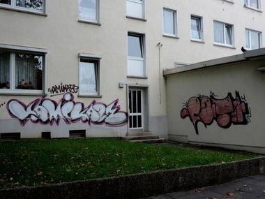 Graffiti Bombing in Kassel - Photo by mois - kamikaze, ratm (2011)