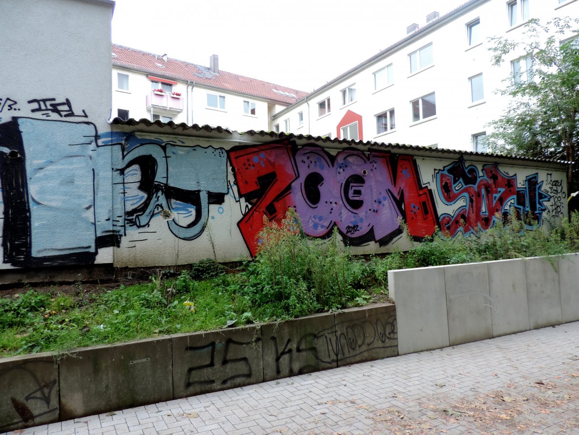Graffiti Bombing in Kassel - Photo by mois - kt, zoom, sozu (2012)