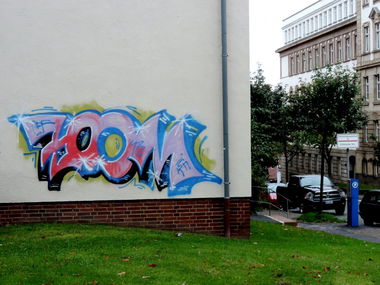 Graffiti Wall in Kassel - Photo by mois - zoom, off, ice (2013)