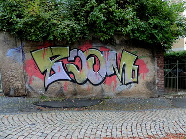 Graffiti Bombing in Kassel - Photo by mois - zoom (2013)