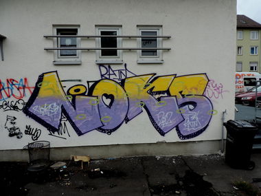 Graffiti Bombing in Kassel - Photo by mois - noks, noks34, t34 (2012)