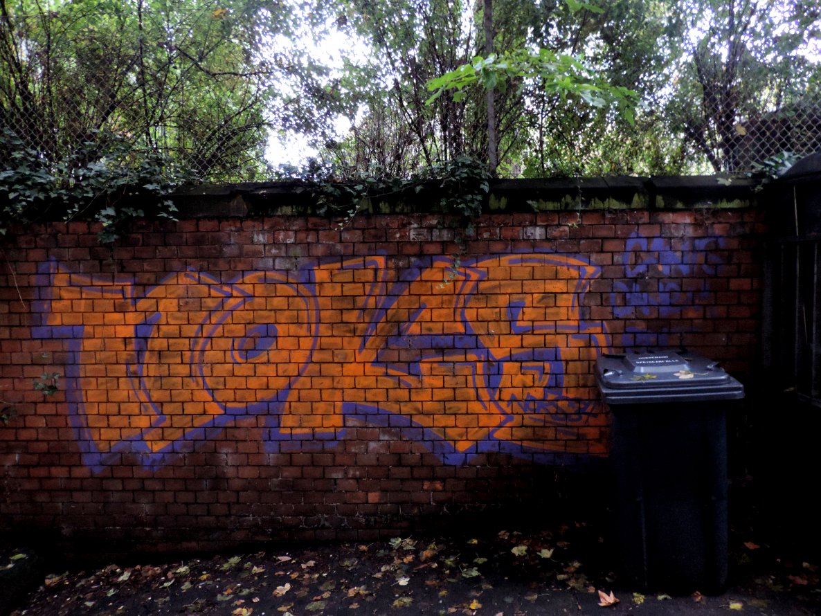 Graffiti Bombing in Kassel - Photo by mois - noks34, noks, t34 (2013)