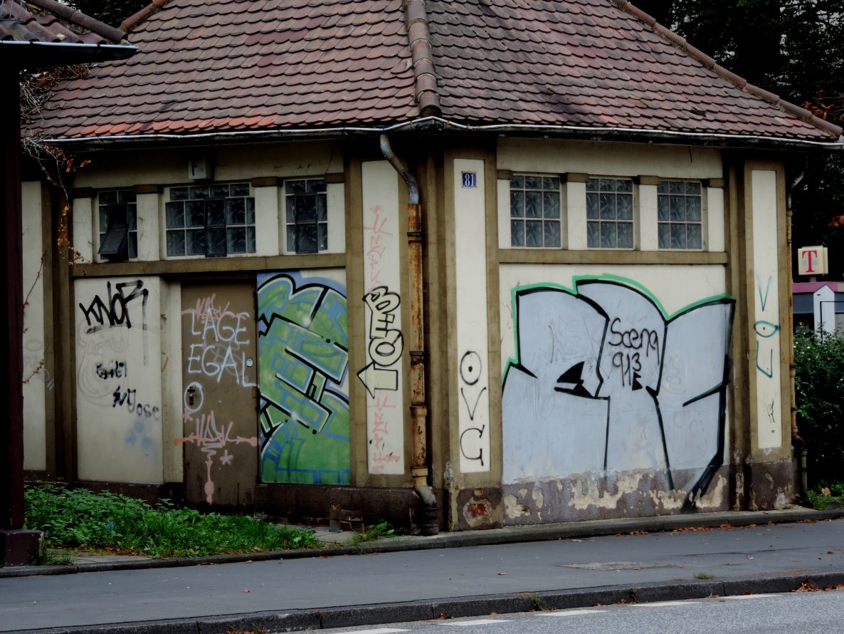 Graffiti Bombing in Kassel - Photo by mois - beo, ebc, vcu (2011)