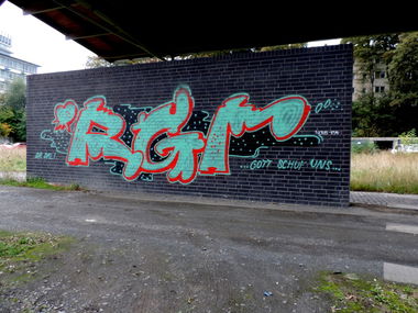 Graffiti Bombing in Kassel - Photo by mois - rgr, gott, schuf (2012)