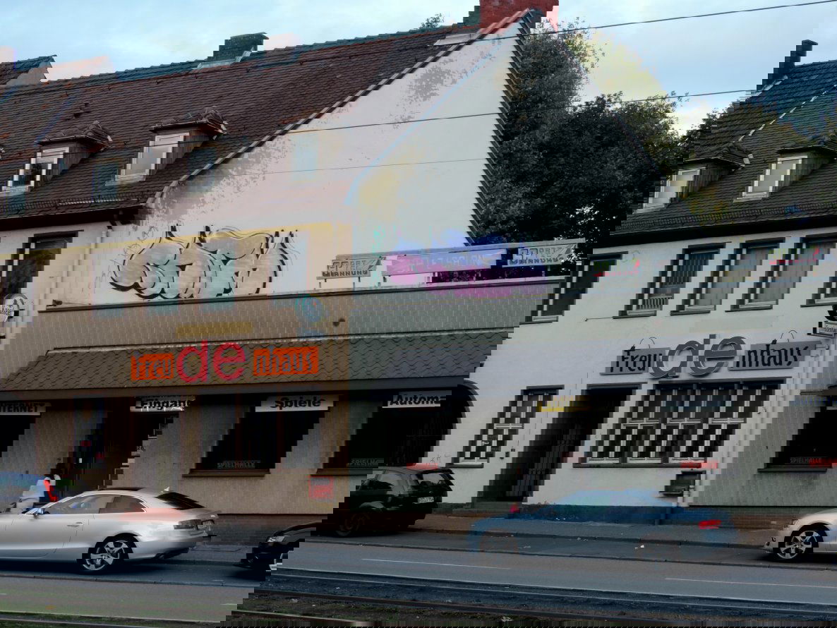 Graffiti Bombing in Kassel - Photo by mois - ratm (2012)