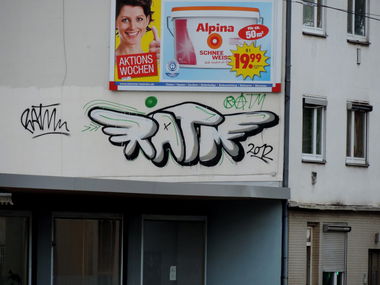 Graffiti Bombing in Kassel - Photo by mois - ratm (2012)