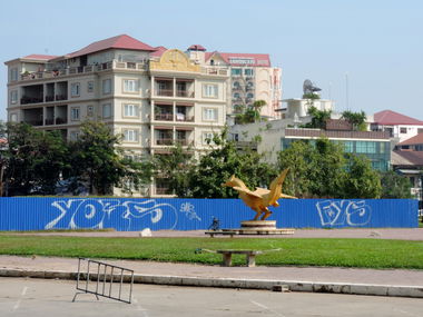 Graffiti Bombing - Photo by mois - yors, fys