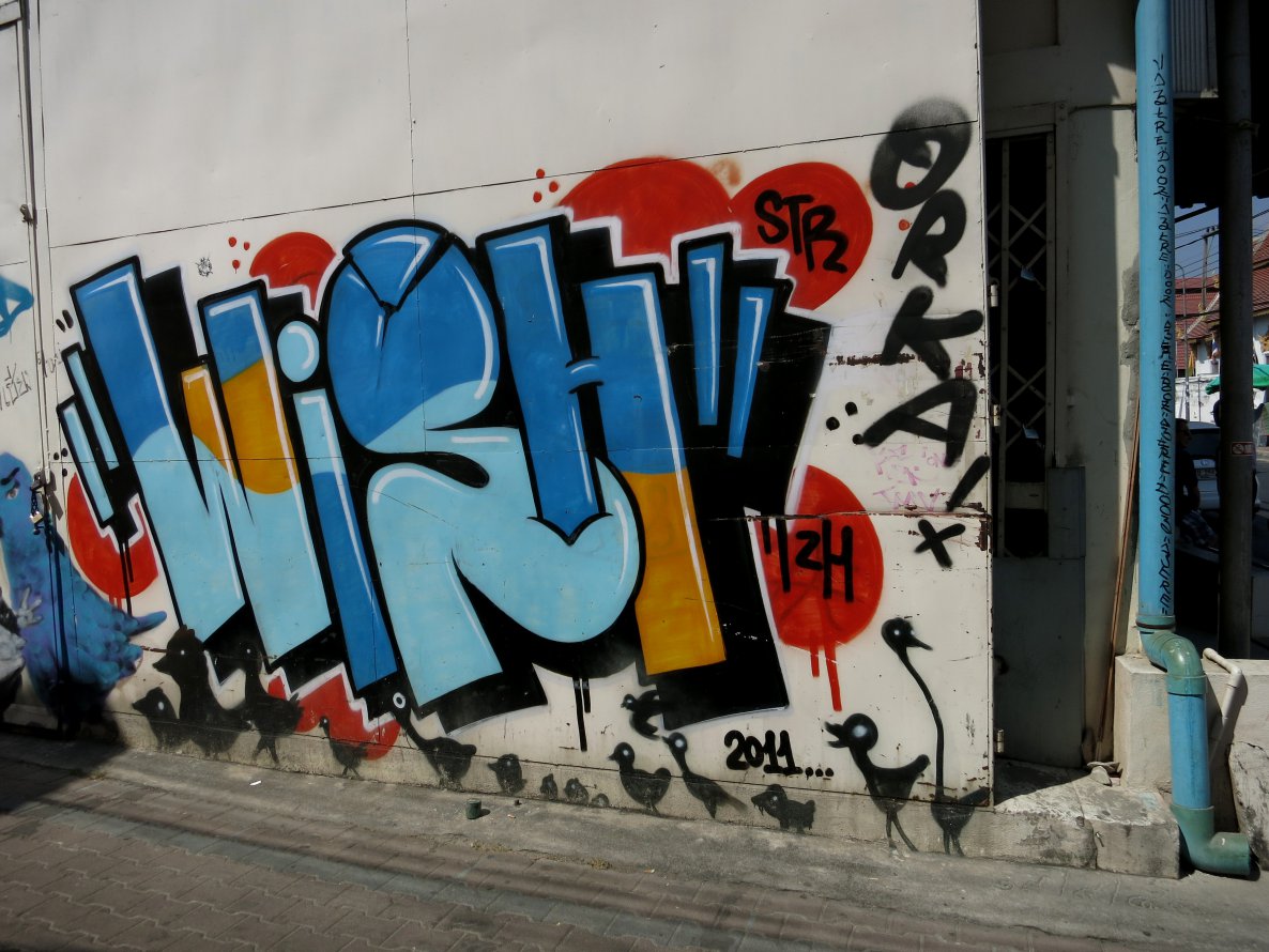 Graffiti Bombing - Photo by mois - wish, str, 2h (2011)