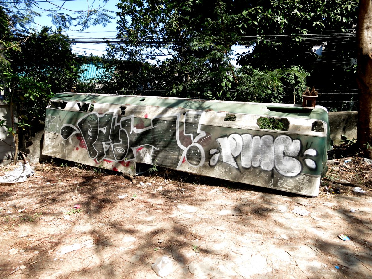 Graffiti Bombing - Photo by mois - pzyoh, pzy, pmc (2014)