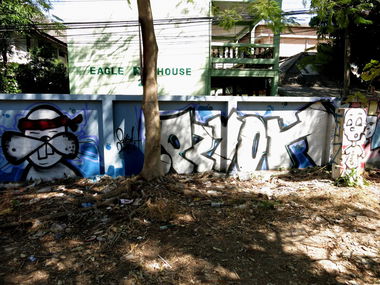 Graffiti Bombing - Photo by mois - pzyoh, pzy (2014)