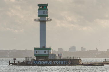 Graffiti Bombing - Photo by mois - antifa, rassismus, tötet (2014)