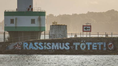 Graffiti Bombing - Photo by mois - rassismus, tötet, afa (2014)