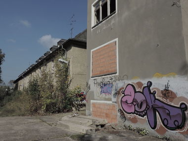 Graffiti Bombing - Photo by mois - zok