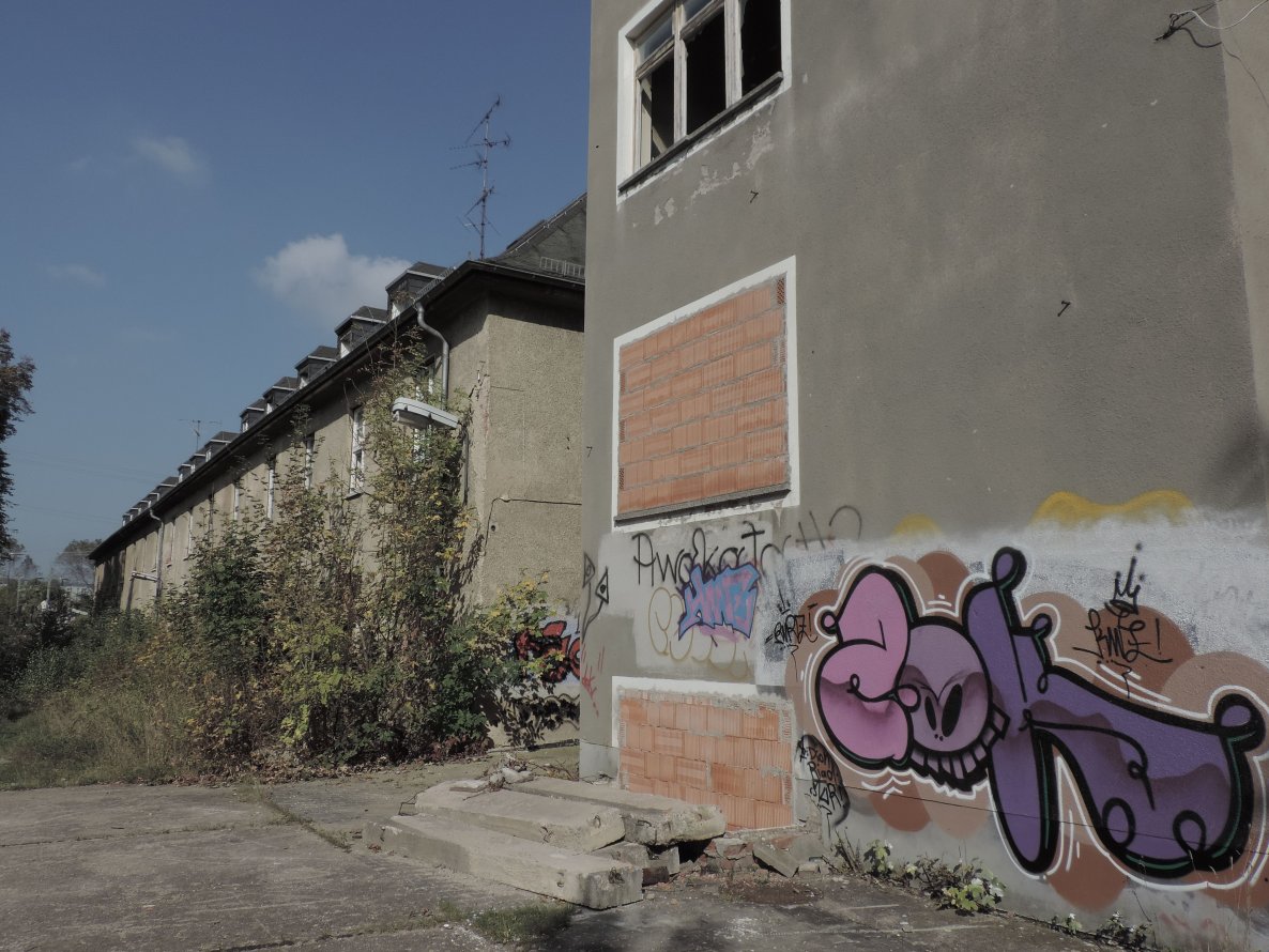 Graffiti Bombing - Photo by mois - zok