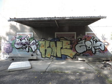 Graffiti Bombing - Photo by mois - zok, kwz