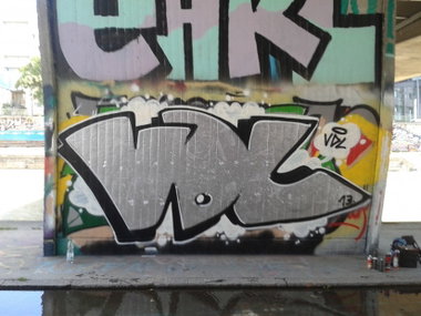 Graffiti Wall in Wien - Photo by momo_skills - slang, AK73 (2013)