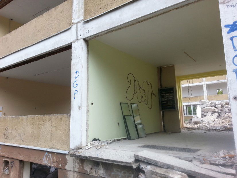 Graffiti Artwork - Photo by monstar