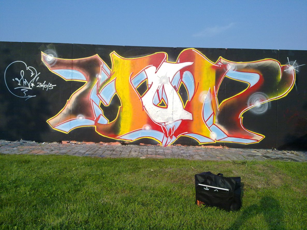 Graffiti Wall - Photo by monstar