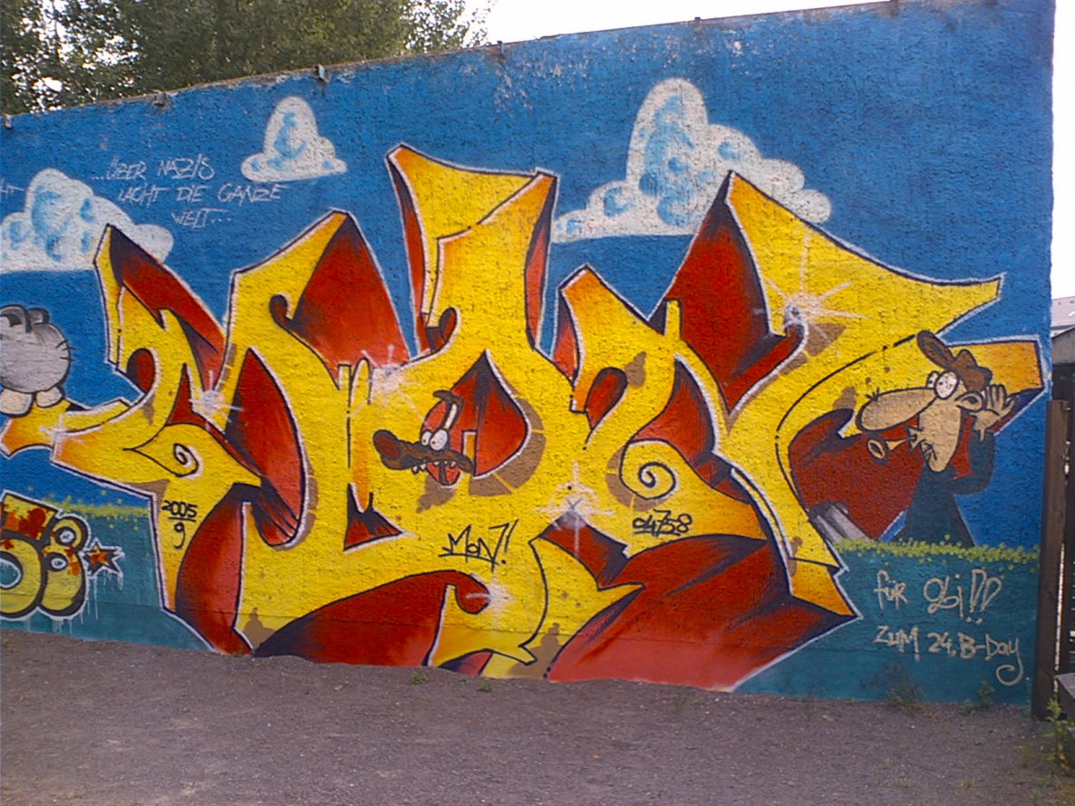 Graffiti Wall - Photo by monstar