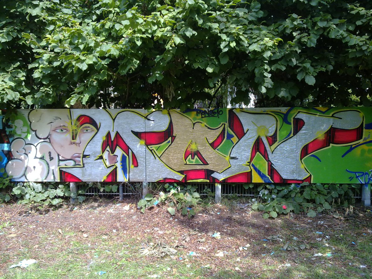 Graffiti Wall - Photo by monstar