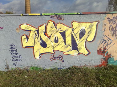 Graffiti Wall - Photo by monstar