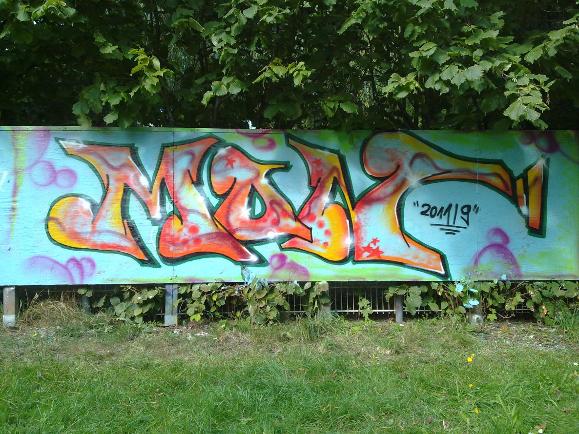 Graffiti Wall - Photo by monstar