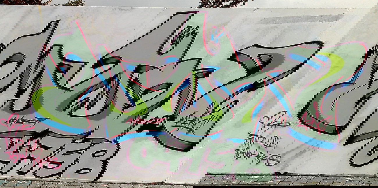 Graffiti Wall - Photo by monstar