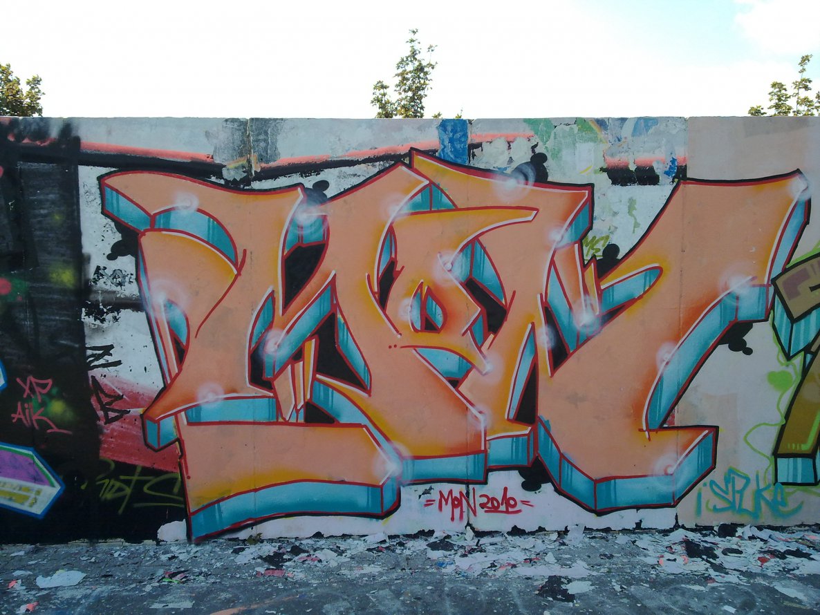 Graffiti Wall - Photo by monstar