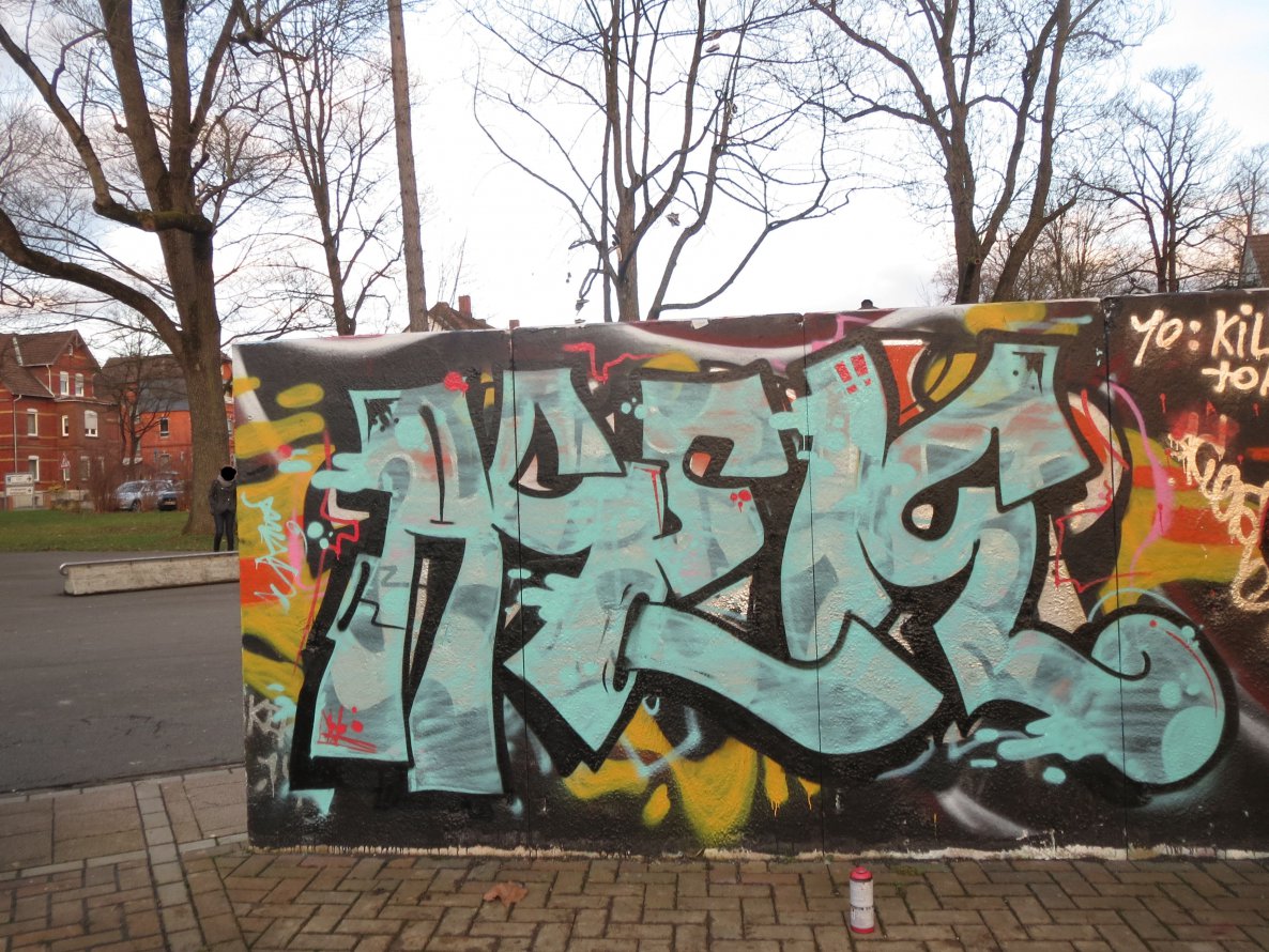 Graffiti Wall - Photo by montagsmaler