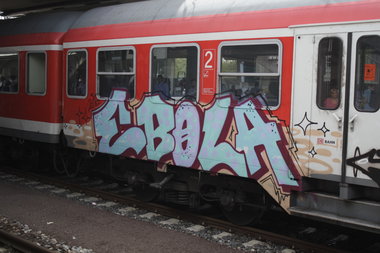 Graffiti Train - Photo by montanablacks - ebola (2015)