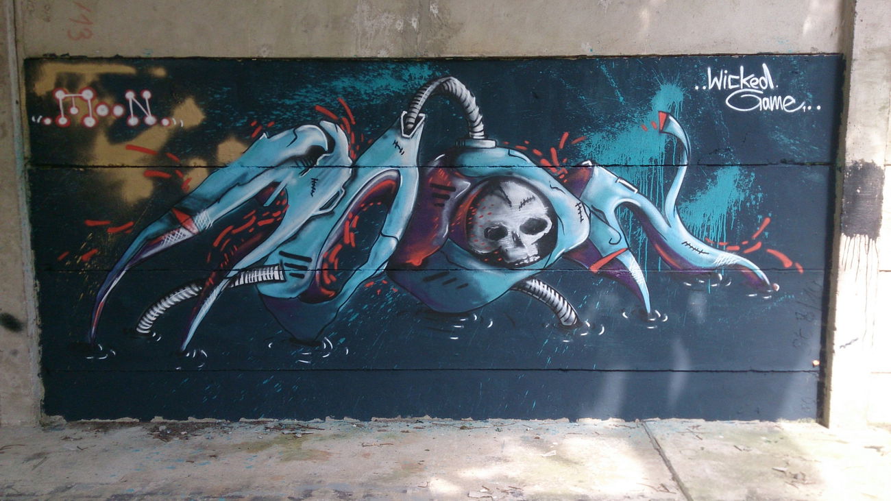 Graffiti Wall in Stralsund - Photo by moon - moon (2015)