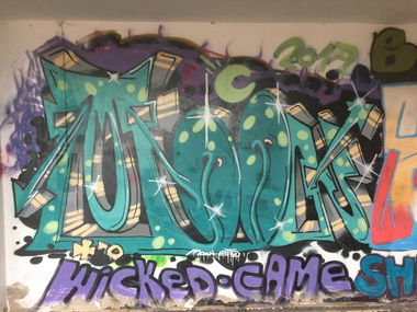 Graffiti Wall - Photo by moon - Moon (2017)