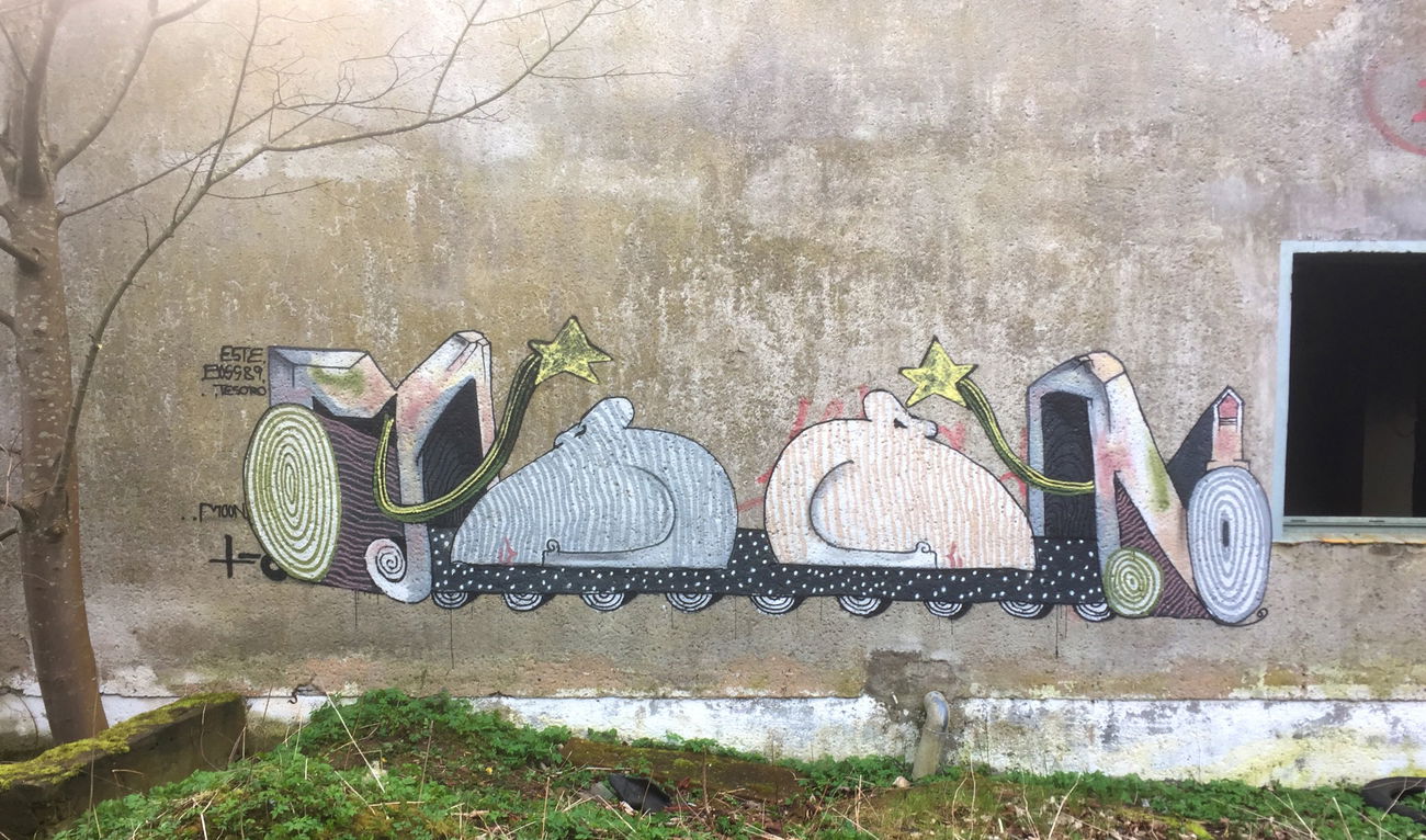 Graffiti Wall - Photo by moon - moon (2017)