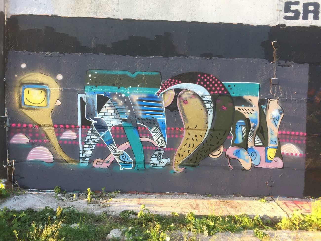 Graffiti Wall - Photo by moon - moon, plus, minus