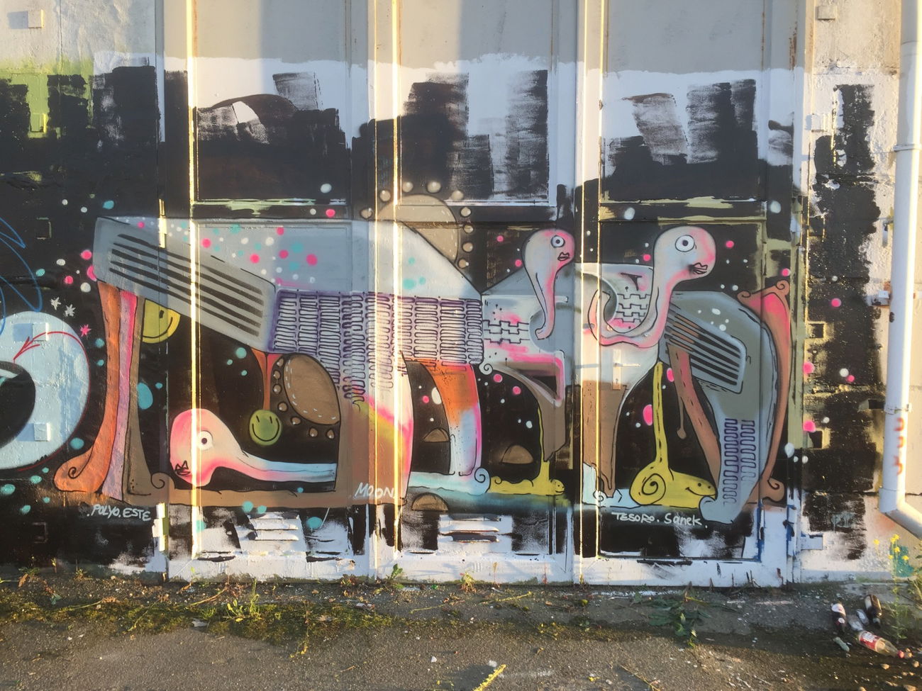 Graffiti Wall - Photo by moon - moon, plus, minus (2017)