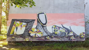 Graffiti Wall - Photo by moon - MOON (2016)