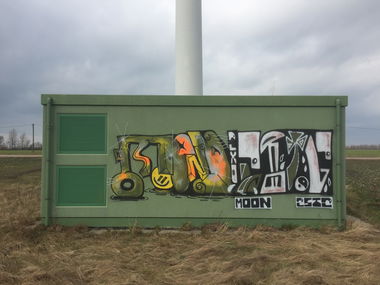 Graffiti Wall - Photo by moon - moon, plus, minus (2017)