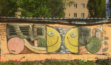 Graffiti Wall in Berlin - Photo by moon - moon (2017)