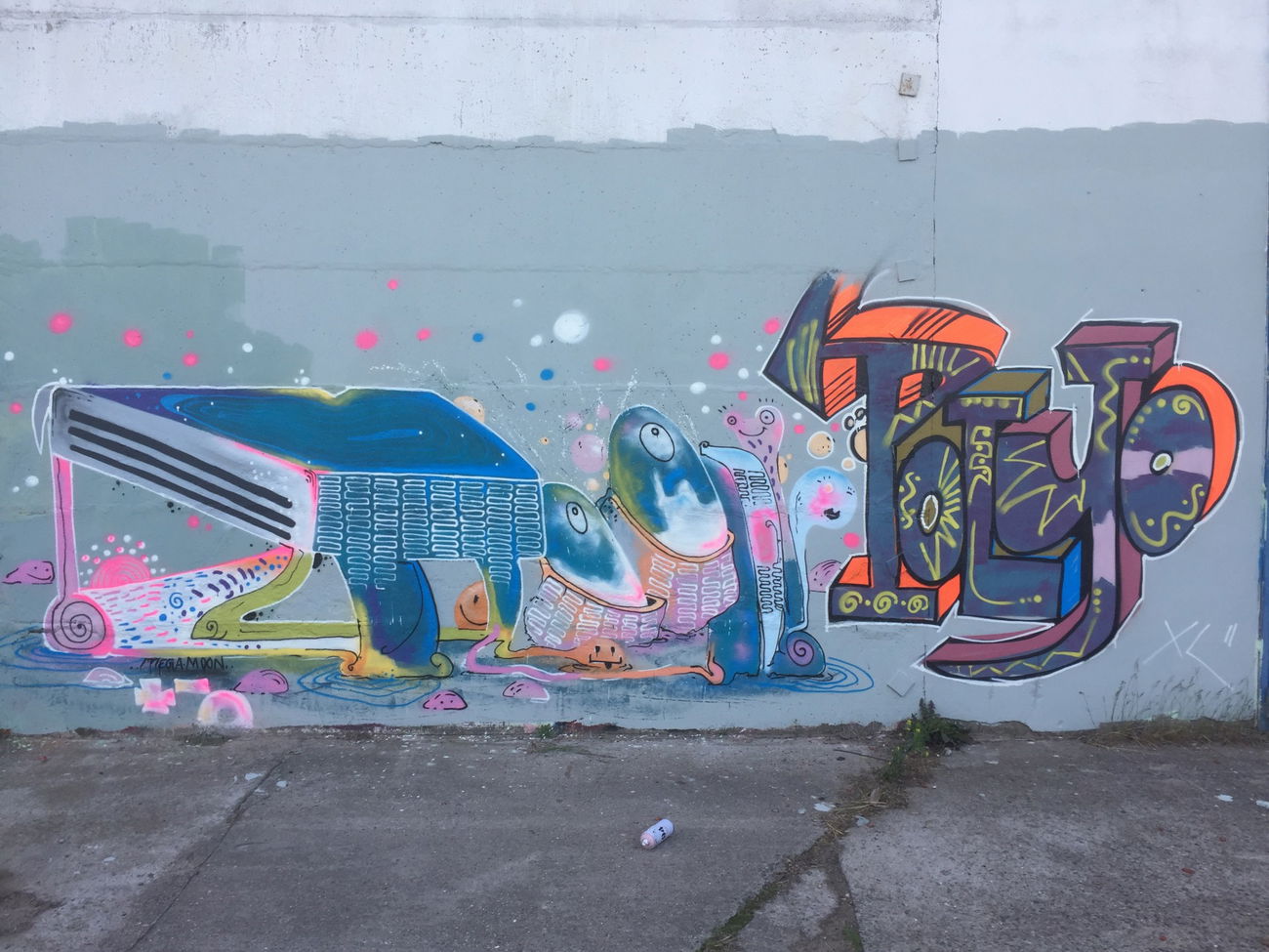 Graffiti Wall - Photo by moon - moon, plus, minus