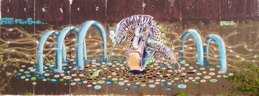 Graffiti Wall - Photo by moon - moon