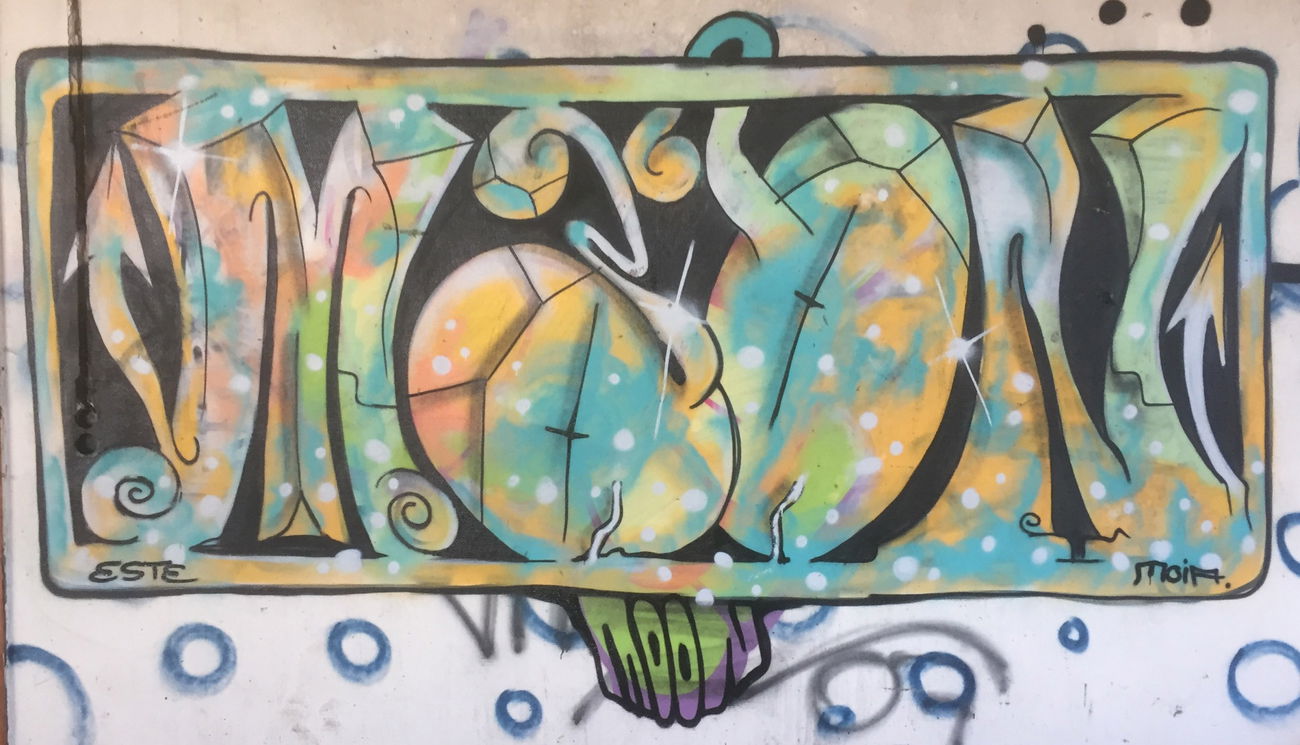 Graffiti Wall - Photo by moon - Moon (2017)