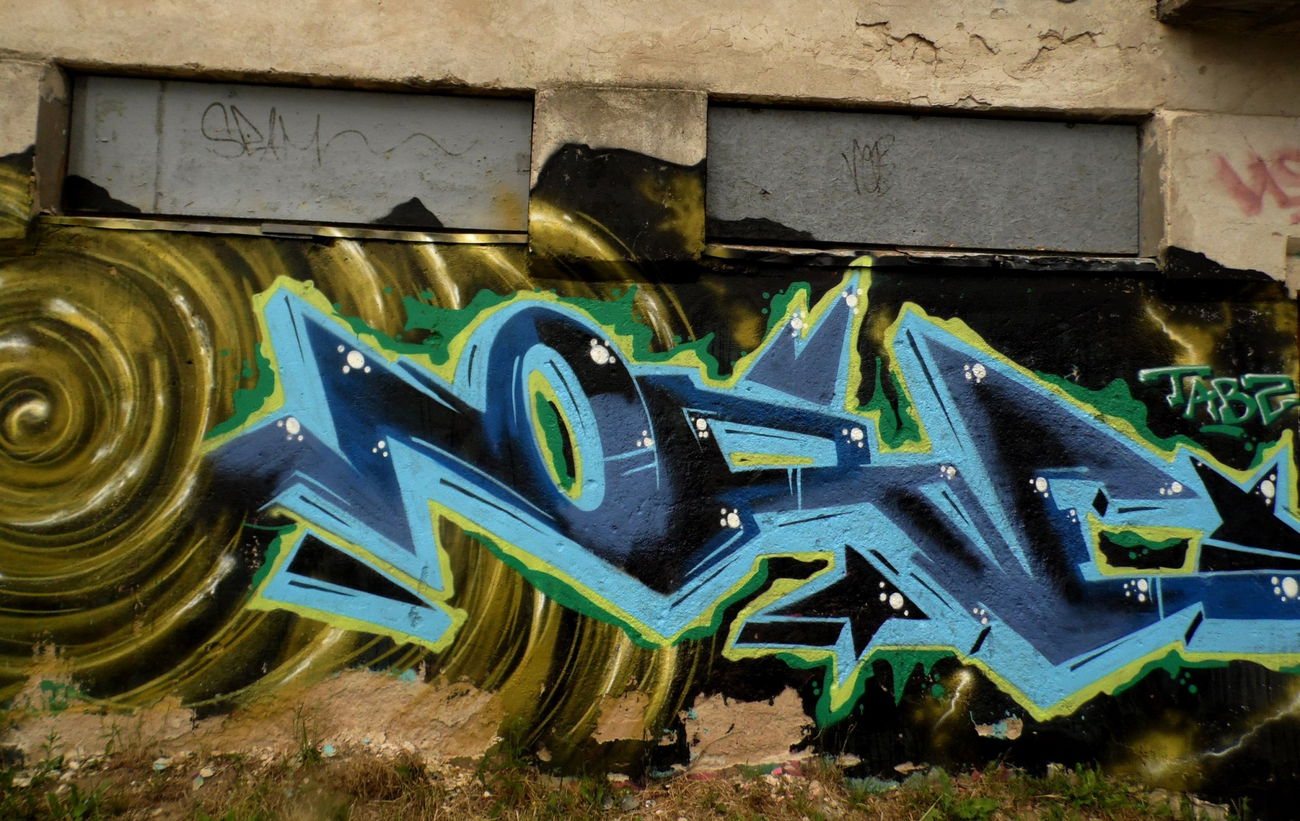 Graffiti Wall - Photo by more_style - more|miaso, tabz, crew