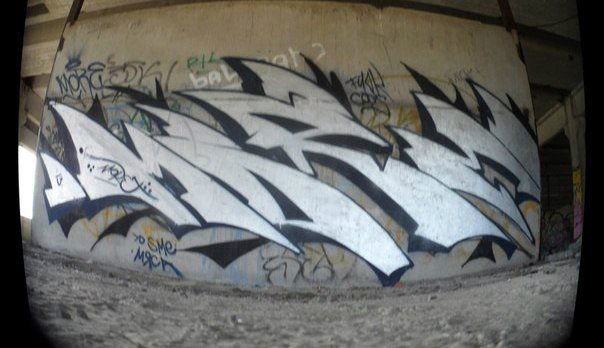 Graffiti Wall - Photo by more_style - more (2013)
