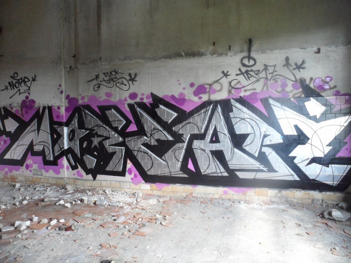 Graffiti Wall - Photo by more_style - tabz_more (2014)